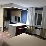 Riia 10, 2-bedroom - 2 Big Beds 1 Extra Bed-parking Free 타르투