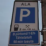 Riia 10, 2-bedroom - 2 Big Beds 1 Extra Bed-parking Free Lejlighed Tartu