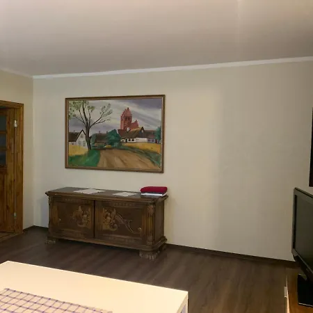 Riia 10, 2-bedroom - 2 Big Beds 1 Extra Bed-parking Free Apartament Tartu