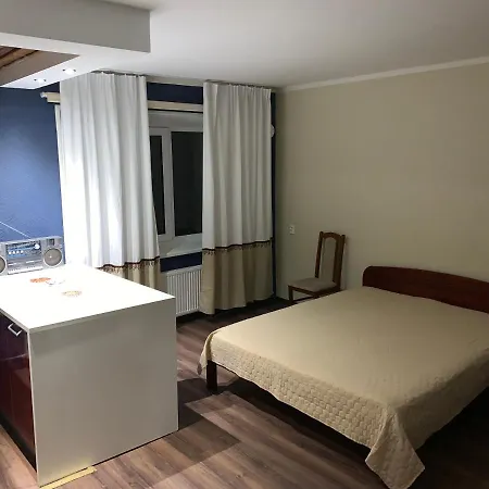 Riia 10, 2-bedroom - 2 Big Beds 1 Extra Bed-parking Free Tartu