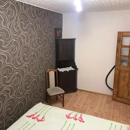 Riia 10, 2-bedroom - 2 Big Beds 1 Extra Bed-parking Free Tartu