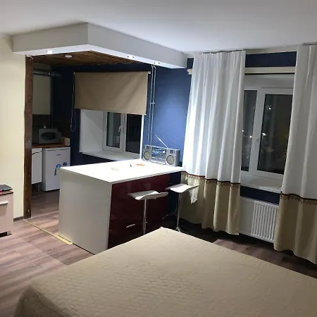Riia 10, 2-bedroom - 2 Big Beds 1 Extra Bed-parking Free Tartu