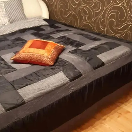 Apartamento Riia 10, 2-bedroom - 2 Big Beds 1 Extra Bed-parking Free *