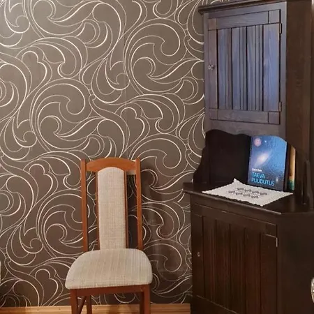 Riia 10, 2-bedroom - 2 Big Beds 1 Extra Bed-parking Free Apartament Tartu