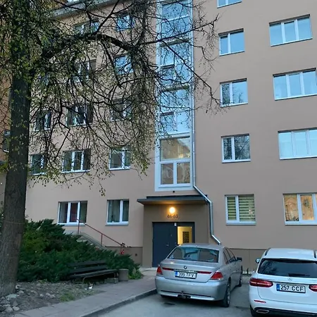 Apartament Riia 10, 2-bedroom - 2 Big Beds 1 Extra Bed-parking Free Tartu