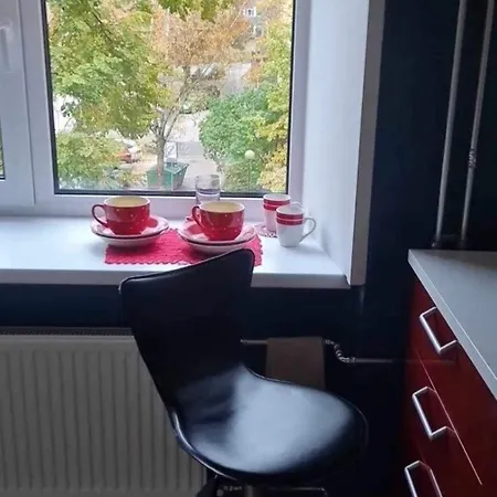 Riia 10, 2-bedroom - 2 Big Beds 1 Extra Bed-parking Free Tartu